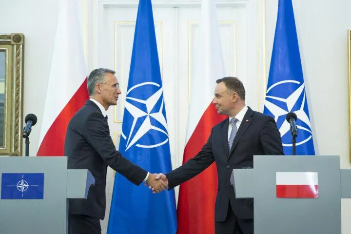 Przegląd głównych kierunków polskiej polityki zagranicznej w obliczu zmieniającego się świata