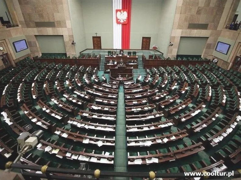 W Polsce mamy sejm czy senat? Różnice i znaczenie obu instytucji
