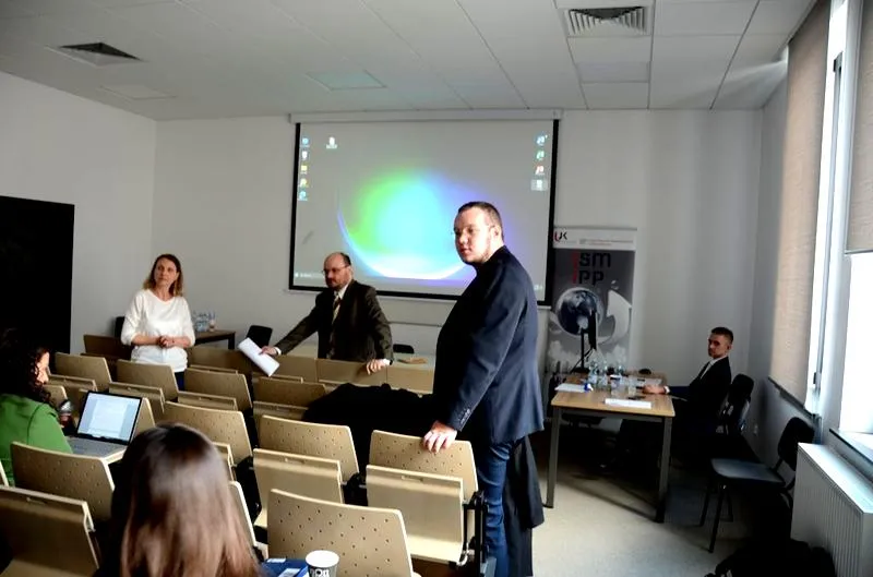 Brak zaufania do polityków