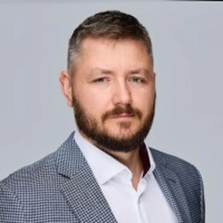 Etyka i odpowiedzialność we wspieraniu mediów